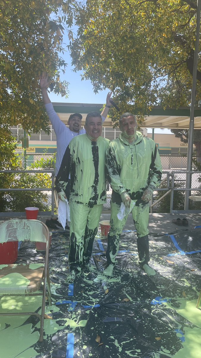 3RamosRichard's tweet photo. #CAASPP #SBAC state assessment #slime #challenge principal and AP slimed in quad @LASchools @LASchoolsNorth #joy and #wellness https://t.co/1hqgYmaXjT
