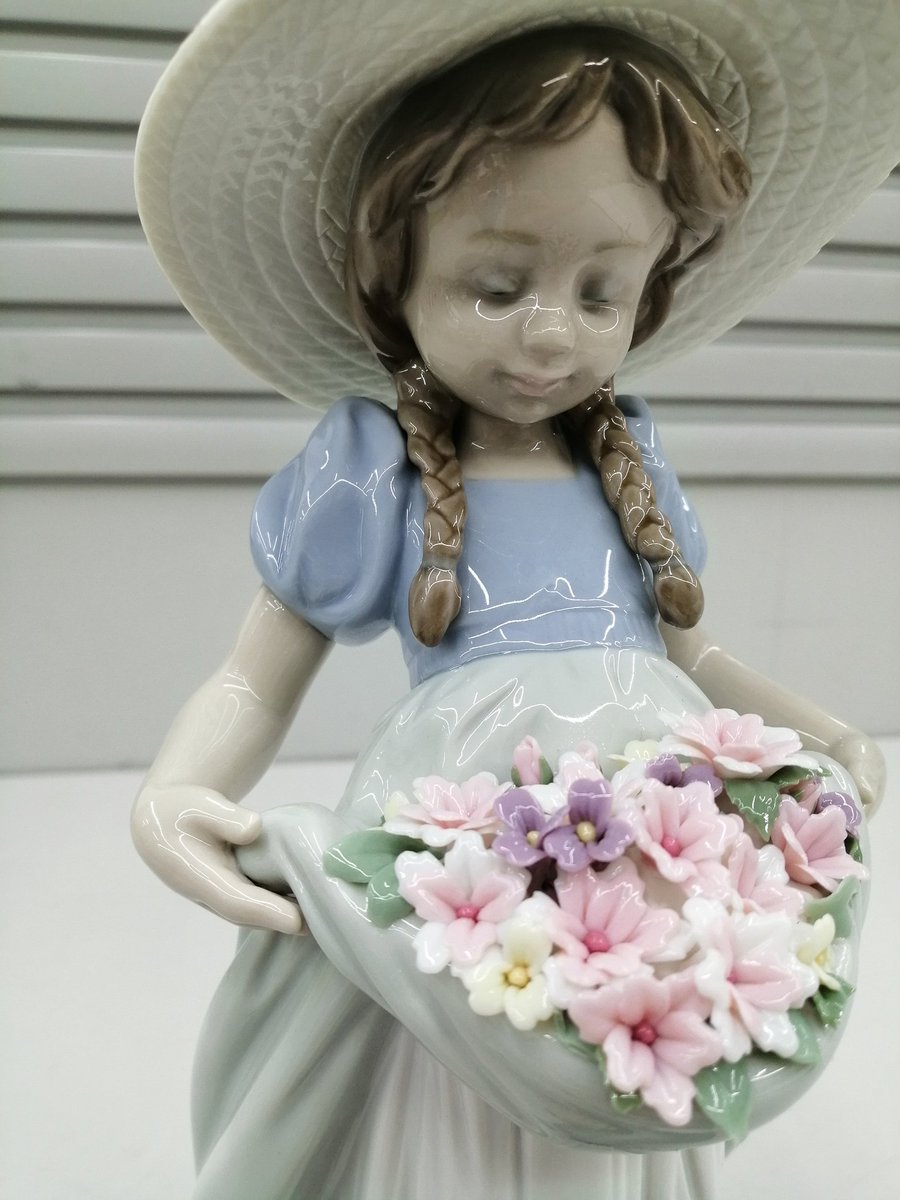 off_wakayamaji's tweet image. こんにちは‼️#オフハウス和歌山次郎丸店　#リヤドロ　#LLADRO　買い取りさせていただきました🥰可愛らしい姿は　#母の日　にもピッタリです💕