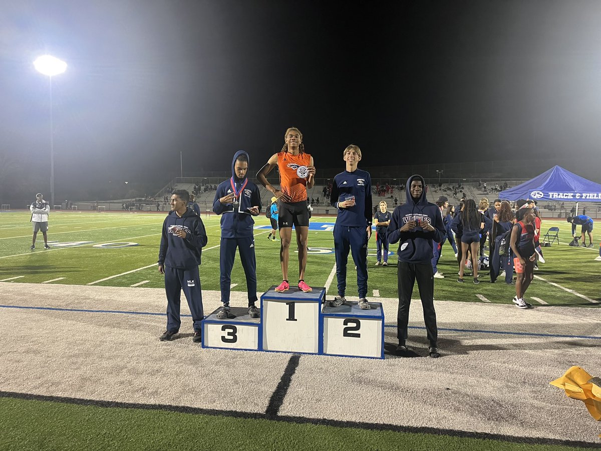 C4yden_'s tweet photo. BIG 8 Champion in the 300mH onto CIF🫡. Great 4x4 we placed 2 in the big 8 and i split 48.6 as anchor. https://t.co/YthyInDdBY