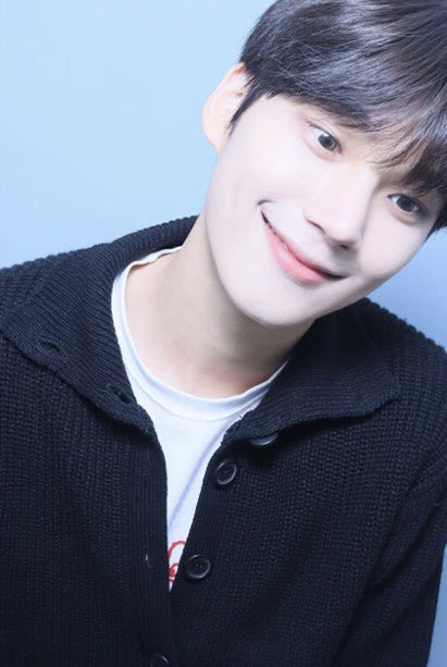 zzangkong_'s tweet photo. 진짜 너무너무너무너무너무 사랑스러워서
사진 한장씩 다뜯어보고 
변기보다 더럽다는 핸드폰액정에 뽀뽀갈기고싶어져 https://t.co/Dxd3vvgjpI