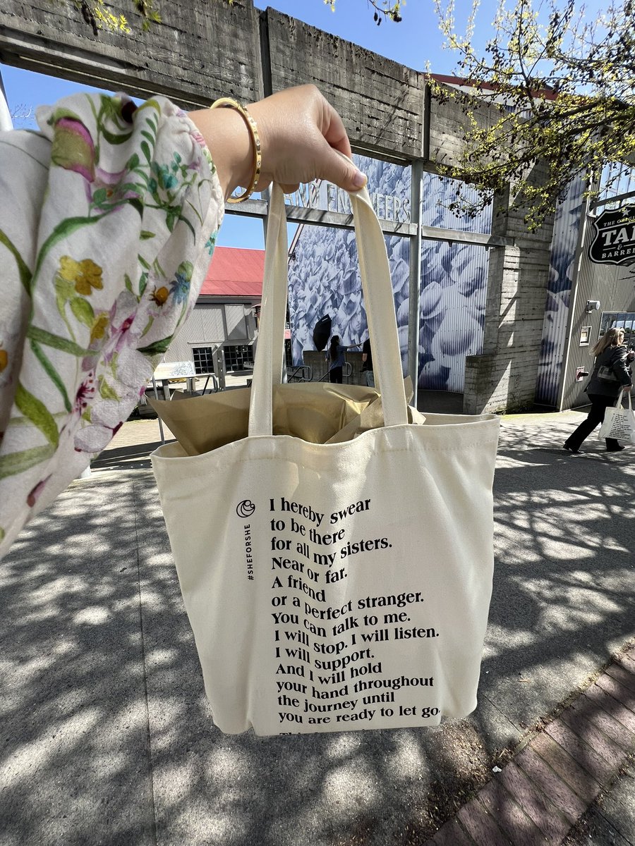 annaboltenko's tweet photo. My very first @galaofgrace - DONE🌸💗
What a wonderful event and what an incredibly supportive and beautiful community #sheforshe #northvancouver #womenempoweringwomen https://t.co/zORCWYfedH