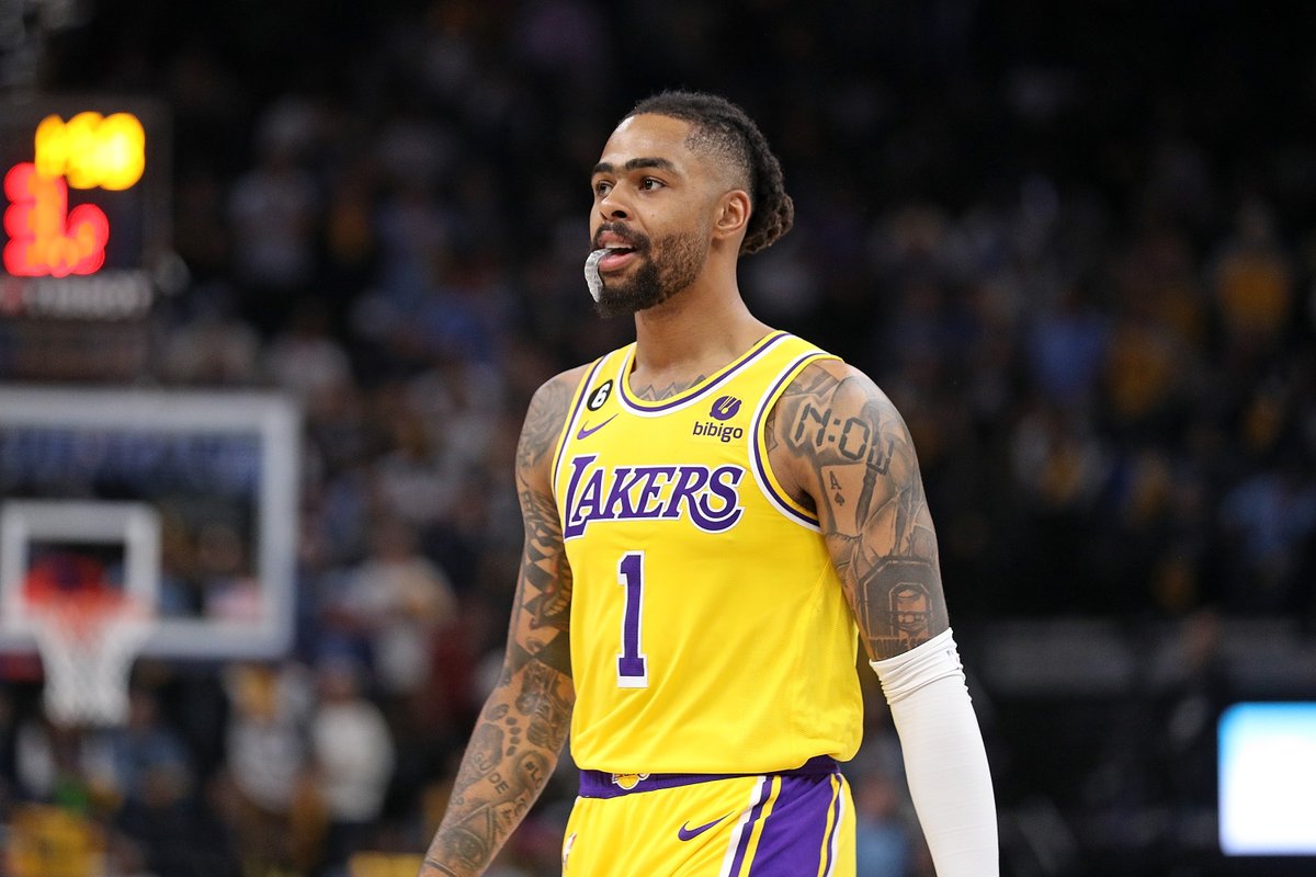 D-Lo tonight 🥶

31 PTS (playoff career-high)
4 AST
5 THREES
12-17 FG