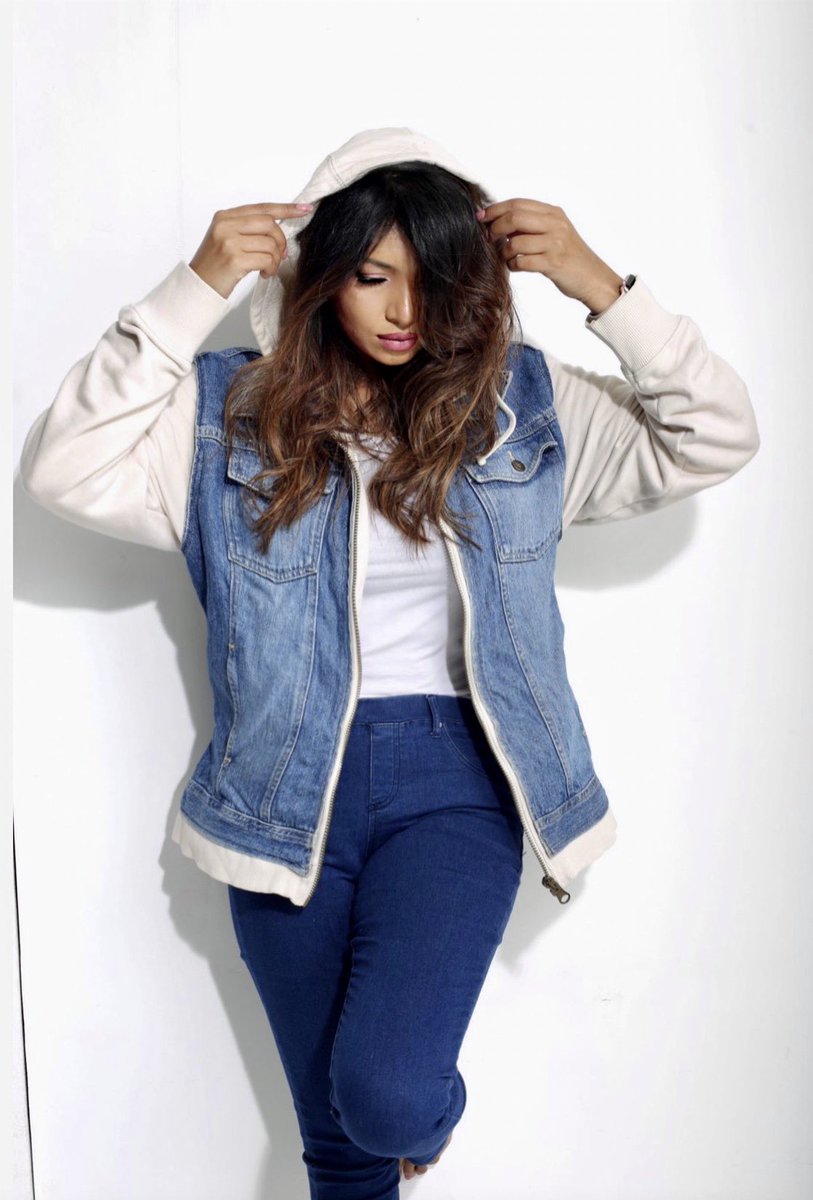 DonnaNaidoo's tweet photo. #godox #denim #jeans https://t.co/bFrHQjXOsq