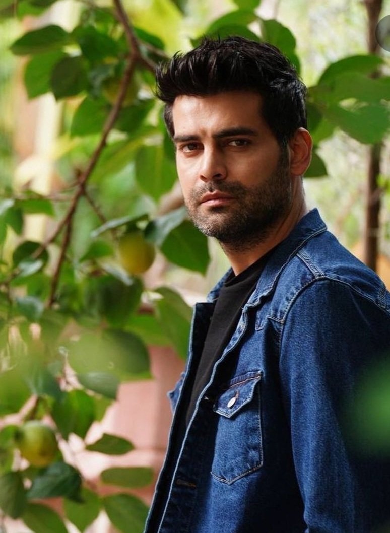 graazzka's tweet photo. 😃 @ERKANMERICC #ErkanMeriç https://t.co/1Cyq336iES