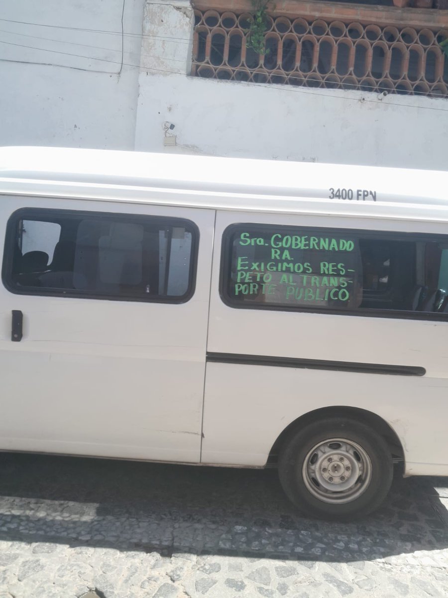 j_mlh12's tweet photo. Lo que está sucediendo en el Municipio de Taxco de Alarcón, Guerrero México es lamentable, matanzas al Pueblo, amenazas, extorsiones y cobro de Piso, Estado de Derecho.

# FGR
# EJERCITO 
# MARINA
# GUARDIA NACIONAL
# GOBIERNO DEL ESTADO DE GUERRERO 
# GOBIERNO FEDERAL https://t.co/Q2aAGInDNG