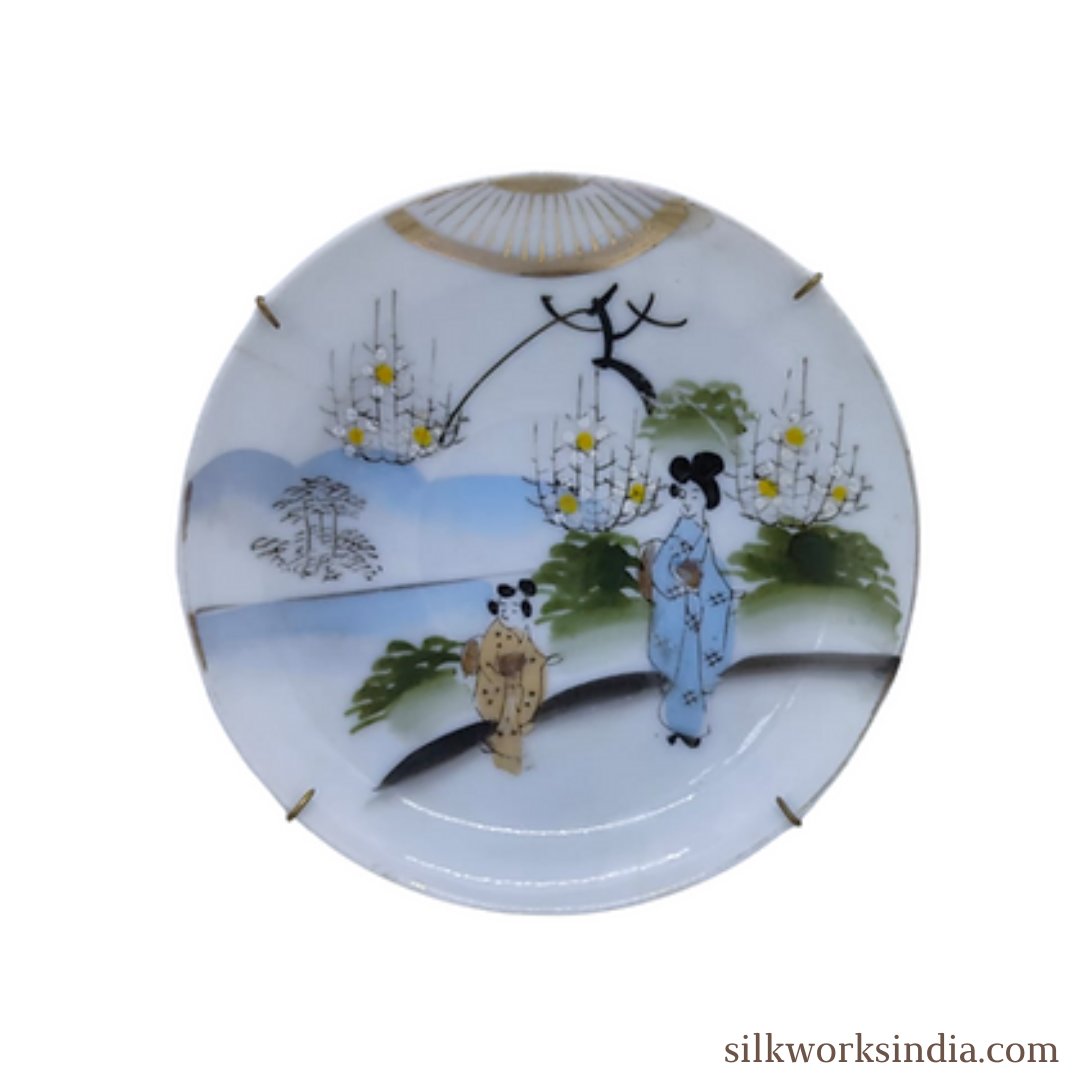 'A beautiful vintage Japanese porcelain wall plate - a true work of art!'

#JapanesePorcelain #VintagePlate #WallArt #AsianArt #Collectibles #PorcelainLove #DecorativePlate #Handcrafted #TraditionalArt #JapaneseStyle #AntiquePlate