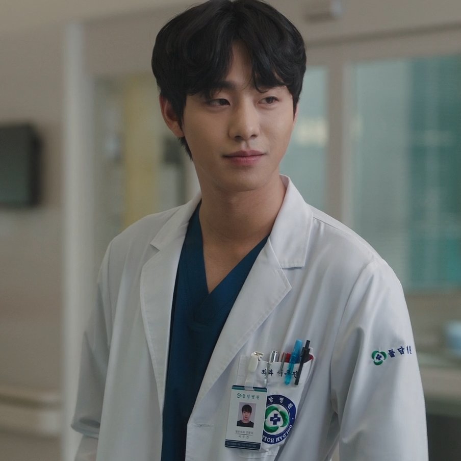 : อยากมีแฟนเป็นหมอ

: หมอนี่