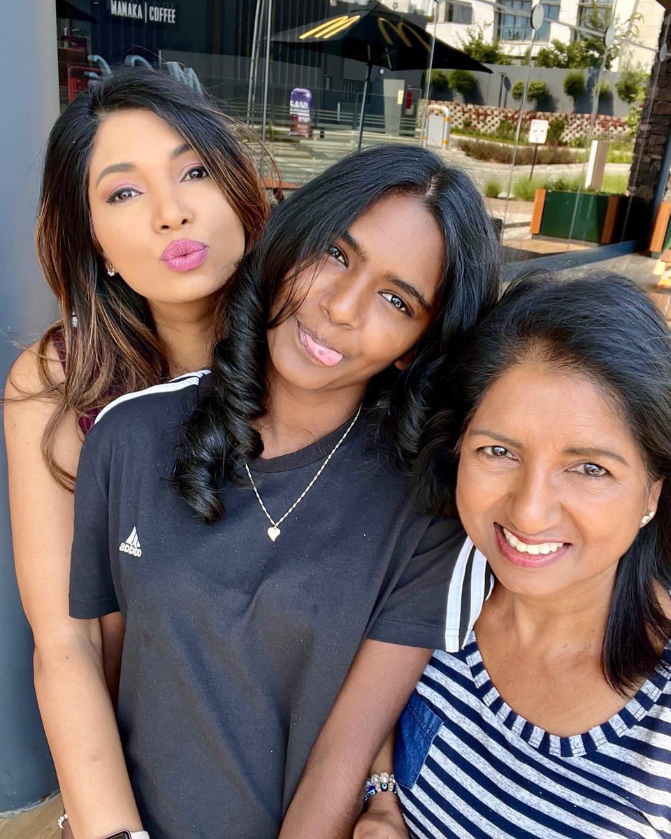 DonnaNaidoo's tweet photo. For the love of family ✨💖✨ https://t.co/pMXKNxx258