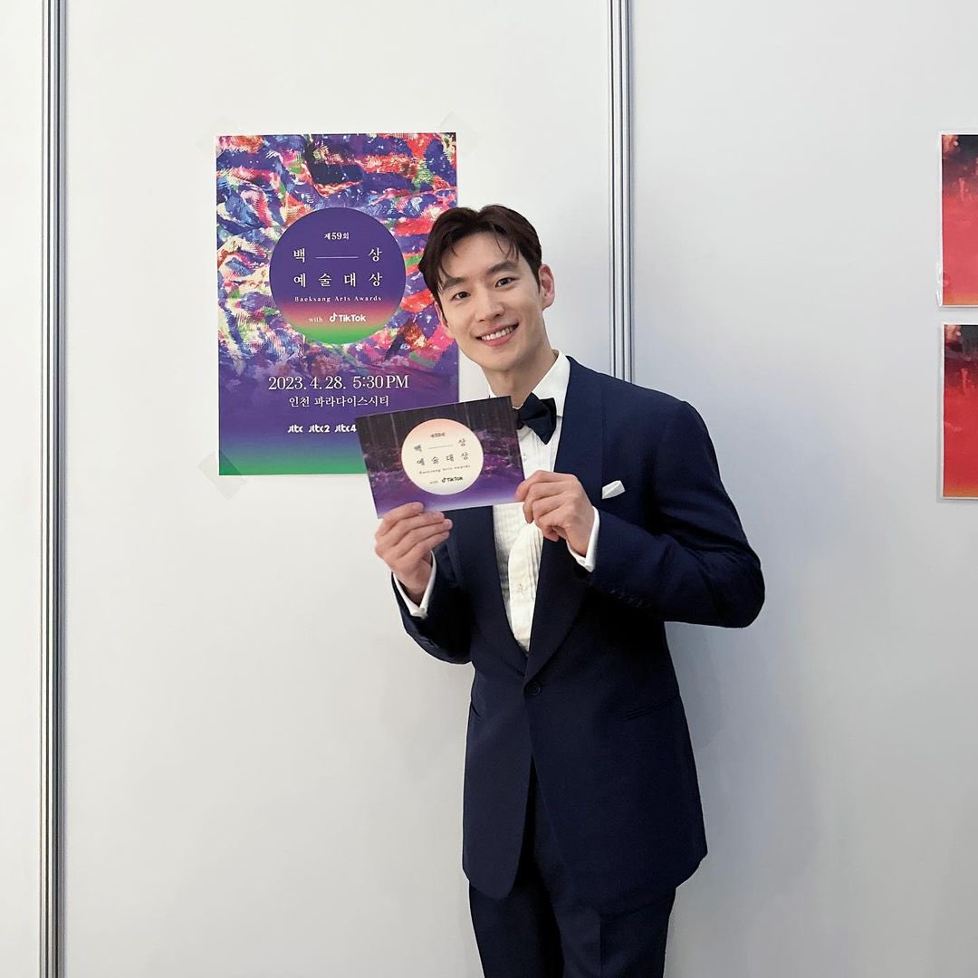 leejehoonph_'s tweet photo. 230429 leejehoon_official instagram update 📸

🔗: https://t.co/mFBVqxuygC https://t.co/L0tfrSs3Zi