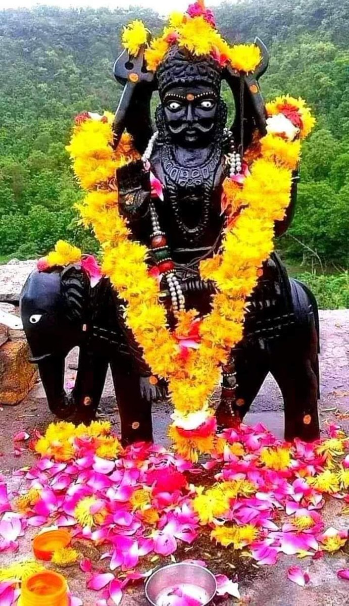 KailashGWagh's tweet photo. 1) #RahulGandhi insulted #Ghanchi #Teli OBC Modi community by calling all Modi name people as chors !
2) NyayDevta #ShaniMaharaj #ShaniDev is also “Teli” !
3) @RahulGandhi insulted ShaniDev Teli community !
4) #RahulGandhi arrogance,ego and not wiling apologise and seek forgiveness will be very very dangerous for him !
5) nobody will be able to save RahulGandhi from KarmaphalData Dandanayak #ShaniMaharaj punishment.
6) #ShaniDev is NyayDevta- Lord of Justice, Bar and Bench need to be very careful and watch out for drastic changes in Judiciary and Lawyers process. Lot of turbulences in Judiciary - #SupremeCourtofIndia #SupremeCourt
#JaiShaniDev
👇