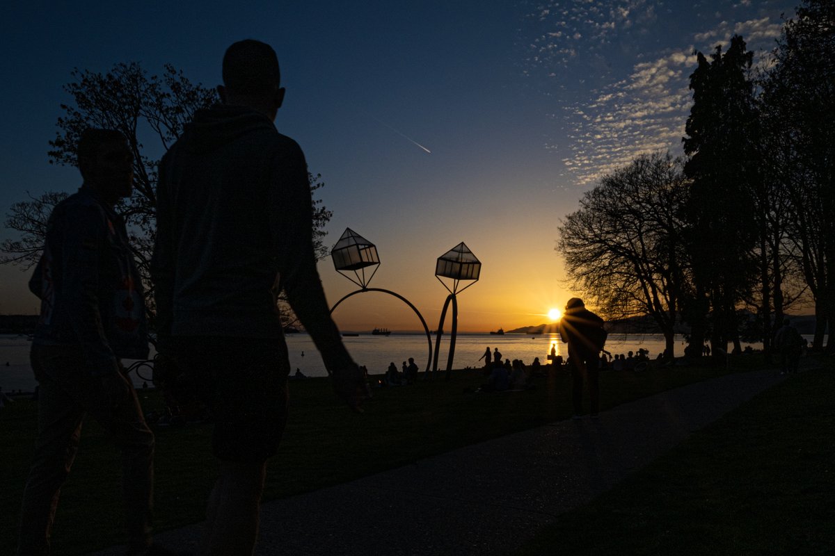 MarksGonePublic's tweet photo. @Van_Biennale Another great evening in #Vancouver :)
Vancouver needs more PUBLIC ART!!!! #VanBiennale https://t.co/INwr4ttJ1D