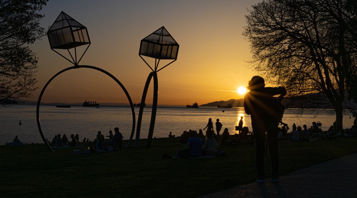 MarksGonePublic's tweet photo. @Van_Biennale Another great evening in #Vancouver :)
Vancouver needs more PUBLIC ART!!!! #VanBiennale https://t.co/INwr4ttJ1D
