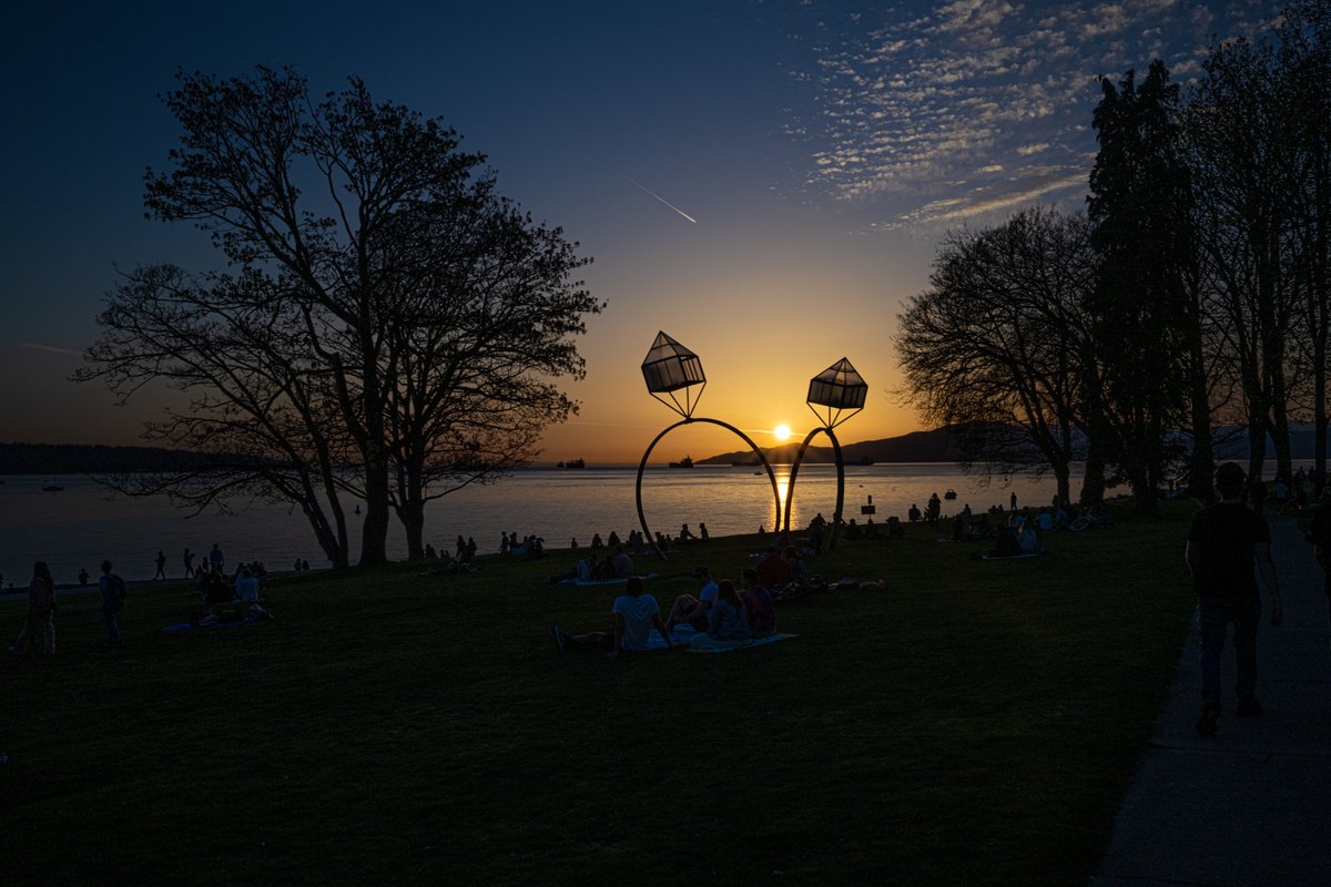 MarksGonePublic's tweet photo. @Van_Biennale Another great evening in #Vancouver :)
Vancouver needs more PUBLIC ART!!!! #VanBiennale https://t.co/INwr4ttJ1D