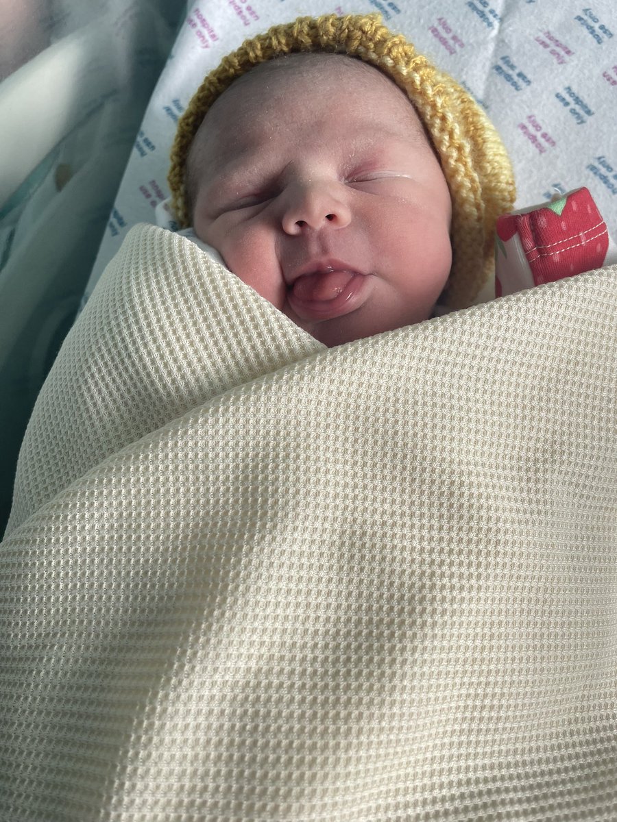 sammyether82's tweet photo. My Beautiful Niece is here and she’s just perfect 😍 https://t.co/XoaDr4niLu