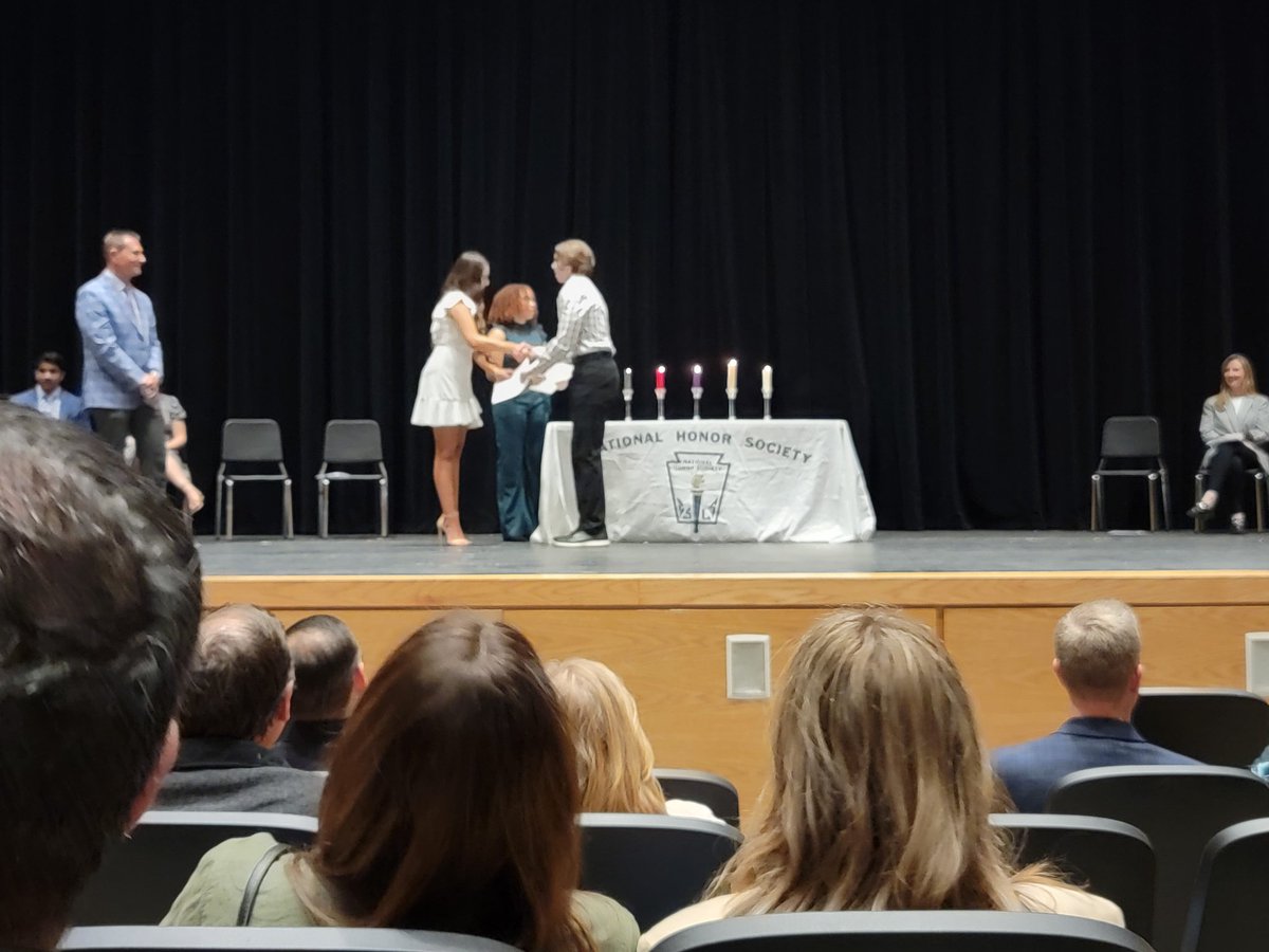 KimTraylor01's tweet photo. Proud of Kody and his induction to TCHS NHS! #academicstud #futureengineer https://t.co/cRZbtYoJsN