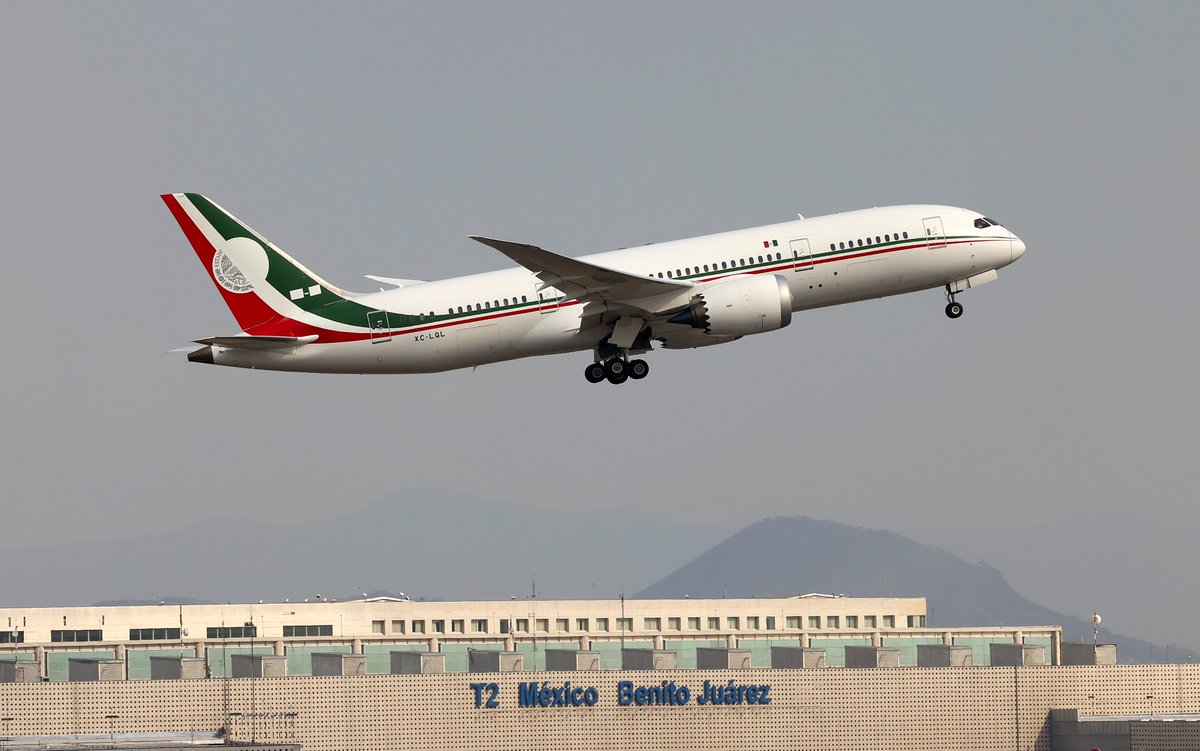 GobiernoMX's tweet photo. #ComunicadoPresidencia

Autoridades mexicanas entregan avión presidencial a República de Tayikistán; aeronave sale del país.

https://t.co/oRSeAkb7Lg https://t.co/B2w1Yp1xED