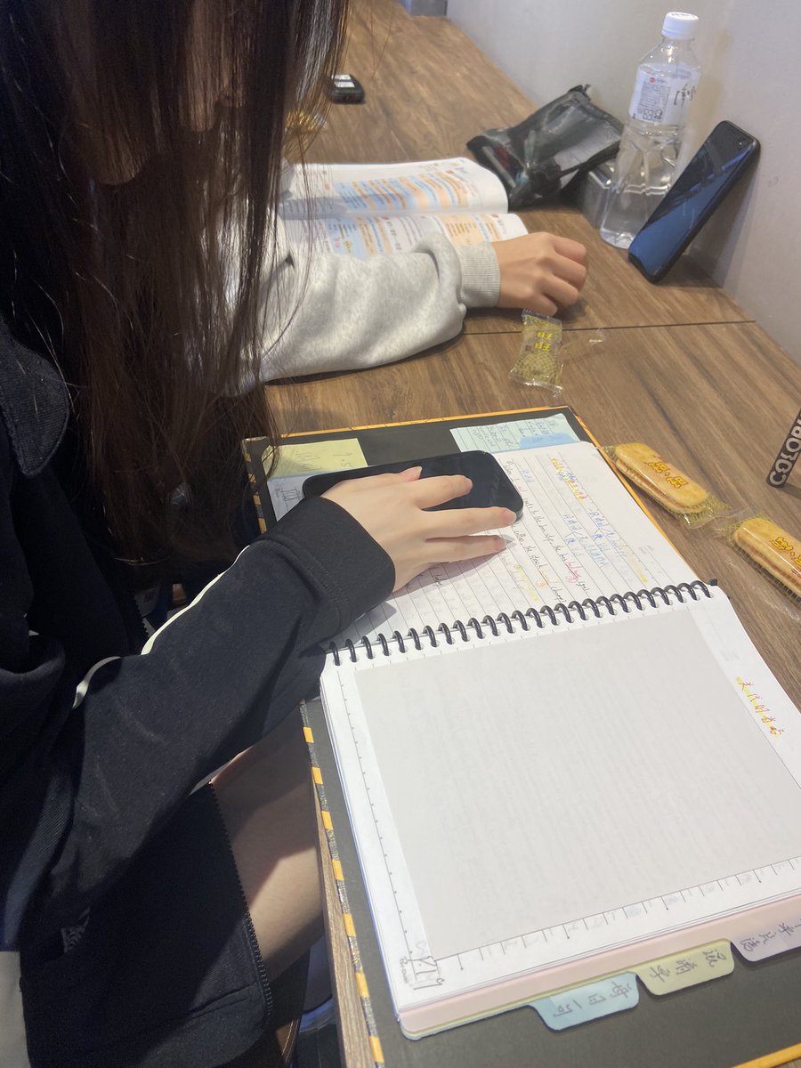 0601KAoS's tweet photo. 考前衝刺 所有統測生加油啊啊啊🔥 https://t.co/fSnhZ2RQch