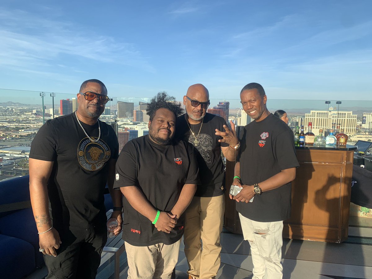DubyuhJaycee's tweet photo. Sorry I ain’t post my work in Vegas. Here’s a summary: #Cinemacon #NFLDraft #LetThePixelBegin #KeepItJoosey https://t.co/A1IfdwY46k