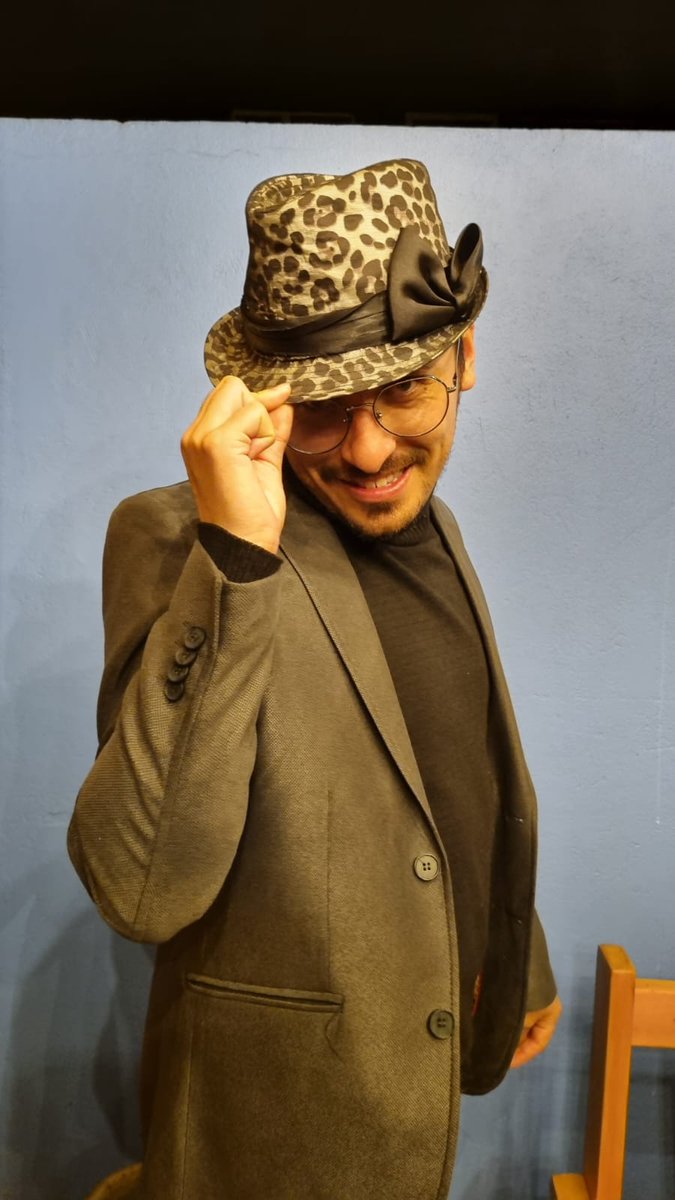HernandezJhonny's tweet photo. Hat day at office https://t.co/OIggxVp1nA