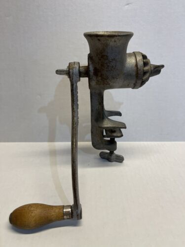 HarlandCoStore's tweet photo. Sold...Oxford, MI #HarlandCoStore

Vintage Ward's Cast Iron Meat Grinder with Wooden Handle https://t.co/d30qshaAUY
