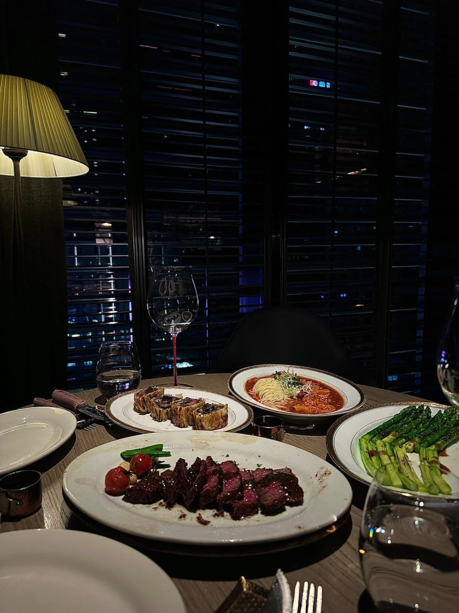 cha_uga's tweet photo. Today's dinner is very rich https://t.co/VfVZvifPSr