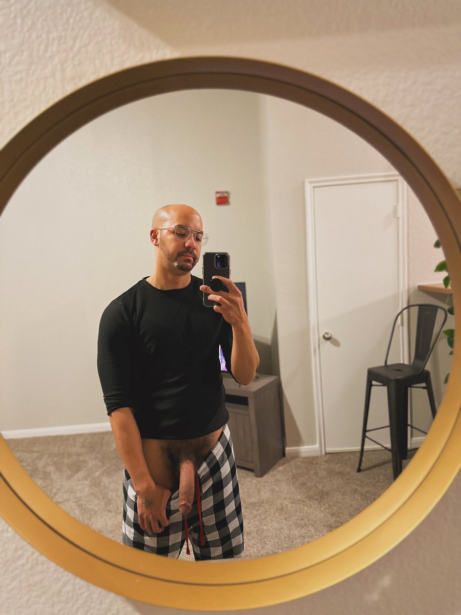 the1ryder's tweet photo. It’s been a long week. Time to relax https://t.co/9FD2znSCQT