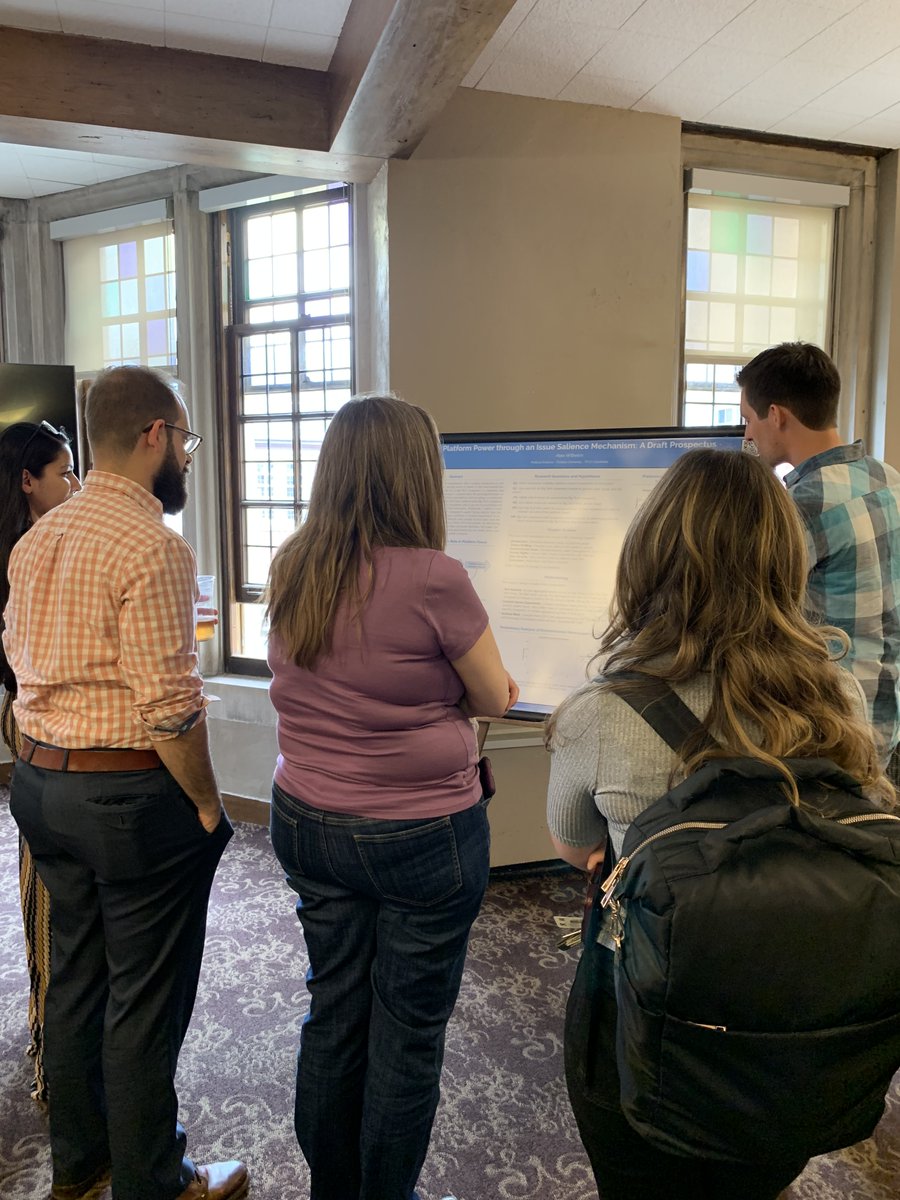 .<a href="/Alex_Wilhelm_/">Alexander Wilhelm</a>  presented his prospectus on #platform power through an issue #salience mechanism 🔍💻

#polisci #technology #BigTech