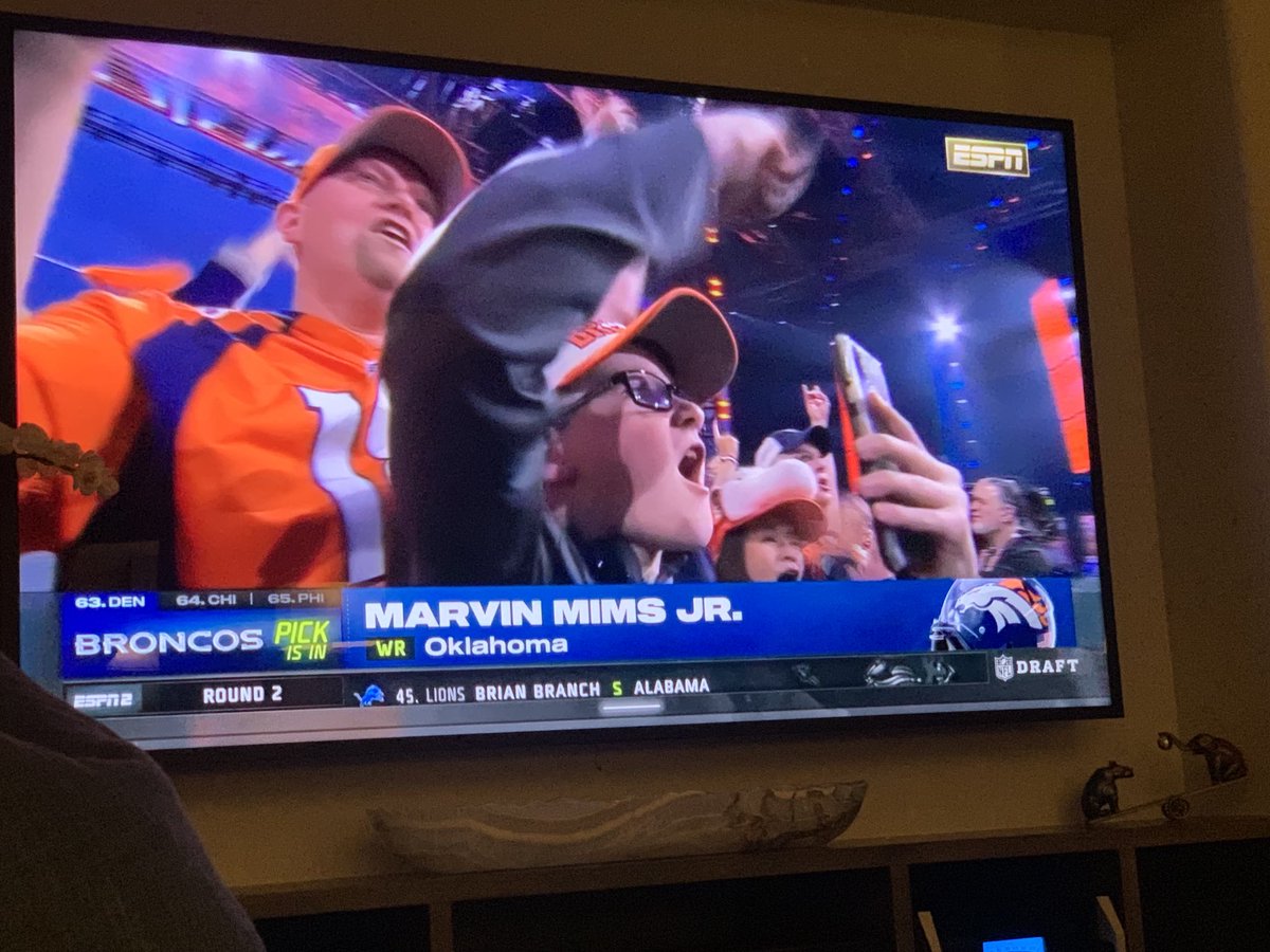 CoachVenables's tweet photo. Go Be Great Marvin☝🏾⭕️U
🏆 ⁦@marvindmims⁩ 
#⭕️UDNA https://t.co/2HyU9o7yFF