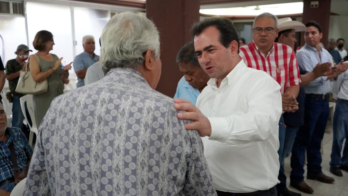 Pepe_Yunes's tweet photo. Gracias a la Asociación Concertación Veracruzana por invitarme a impartir la Conferencia "Desarrollo Económico en la Región de los #Tuxtlas "
Agradezco a Esau Uscanga y a las amigas y amigos de #SanAndresTuxtla su atención y recibimiento. https://t.co/Fe2lPNWEY1