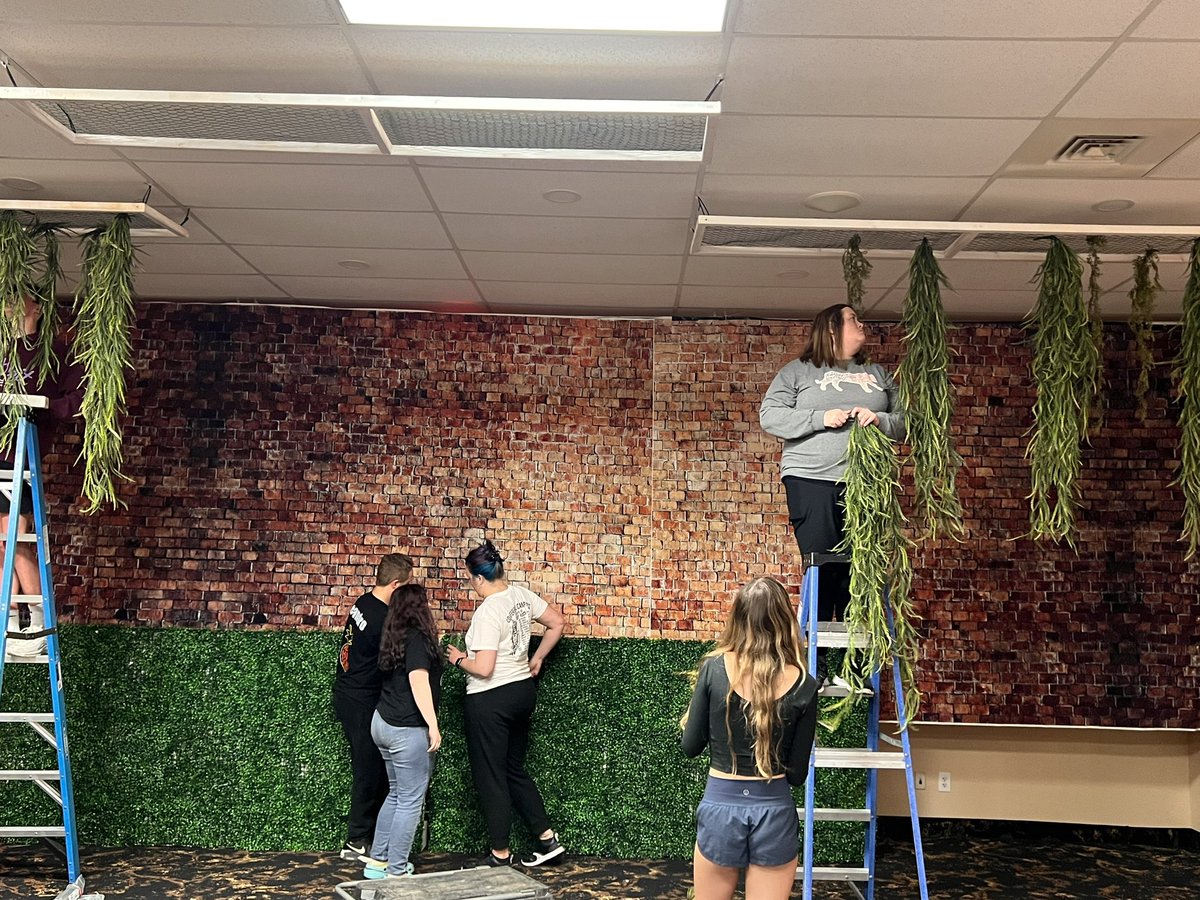 Prom 2023 is under construction!!