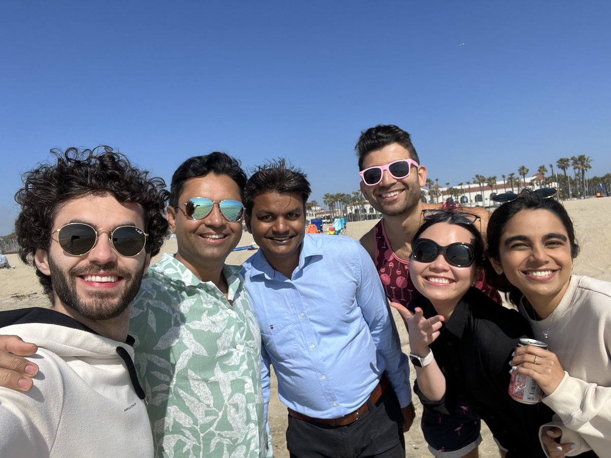 Thanks to #LEARNMEM2023 ! Gave us a chance for a lab hang-out at the beach 🏝️!