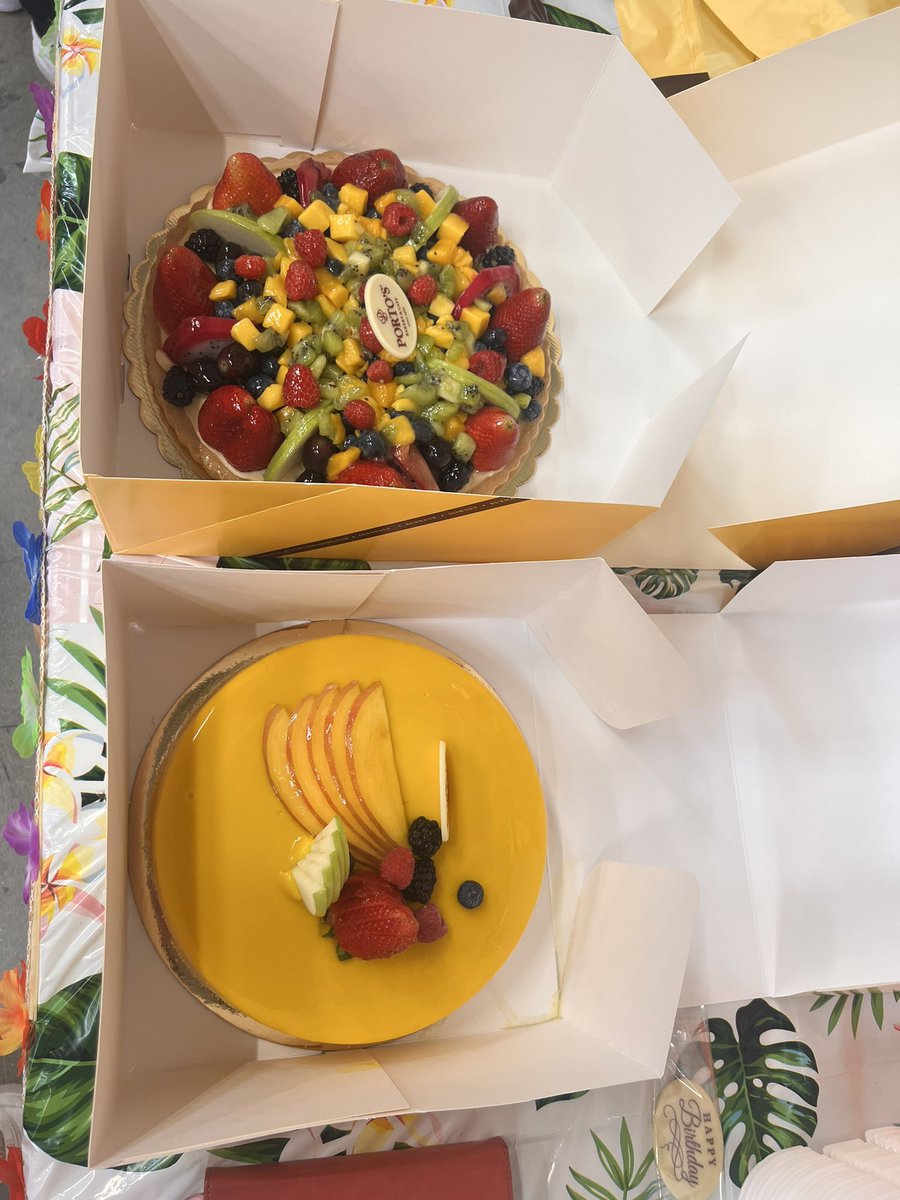 Yaymi16's tweet photo. Oh yeahh! Cashier appreciation week 🥳 at 0609 Hawaii theme  🌺  Tyler lot attendant staying on top of it 🫡 #SanFernando #TheValley #TheHomeDepot #PacSouth https://t.co/8lP0yB9xnM
