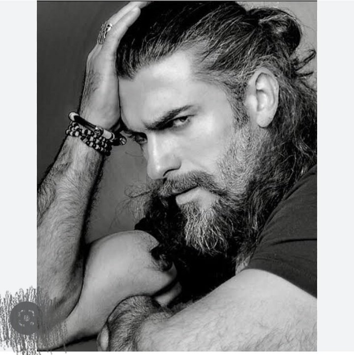 BeingBablu5's tweet photo. I wish you very happy birthday
My all time favourite and handsome hunk you legendary actor you always happy and healthy life @CngzCskn #turgut 
#ertugrul #birthdaywishes https://t.co/wyXD3hfxMa