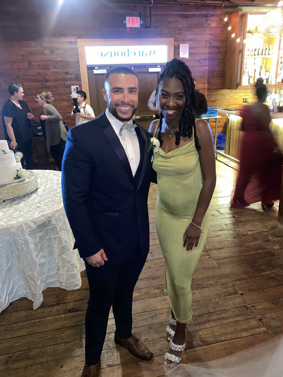 Darneshajmoore's tweet photo. Love, Support & Tennisβ¦ π«ΆπΎ
Congrats to my Peopleππβ€οΈ Itβs RING SZNβΌοΈ #SWACCHAMP πΎ#NEWLYWEDS π https://t.co/w4mEVB1ery