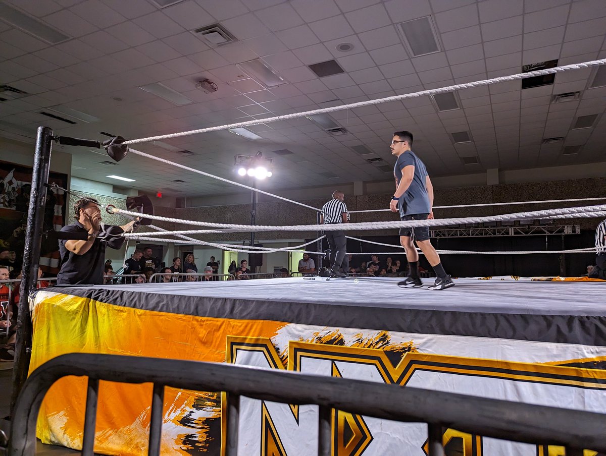 @WWENXT #NXTJACKSONVILLE RING CREW doing work to get the show back on track. Great job!