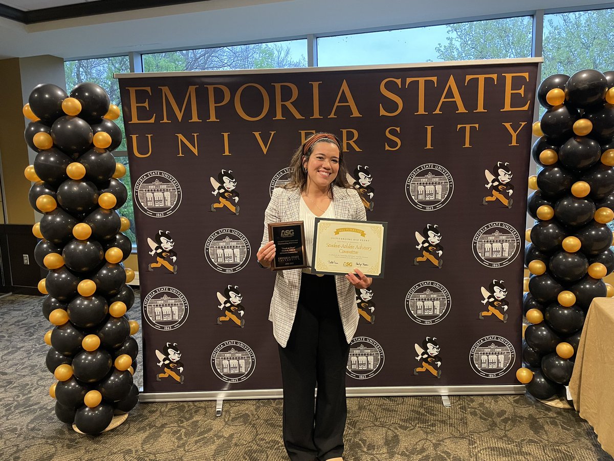 ESUSports's tweet photo. Congrats to @ESUSAAC for their Trunk or Treat event being named the Outstanding RSO Event of the Year by @EmporiaStateASG #StingersUp https://t.co/pCdwBNEeX6