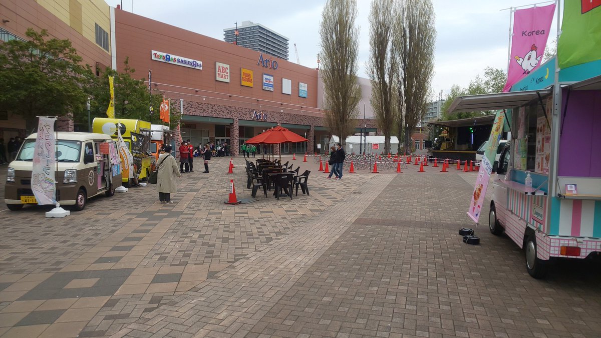 sweetsmiya's tweet photo. 今日明日はアリオ札幌エントツ広場「コスプレフェスティバル」でモバイルギャレー紹介キッチンカーが4台集合
本日は@change_up_world  @TruckDazzling  
@ri_chan9421
@pirozangicar
です。是非お越しください。 https://t.co/D5jMrF21Zp