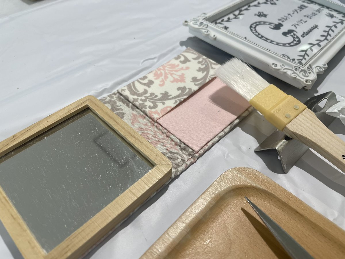 今週のアルカキット錦糸町ワークショップ「kit de 体験」は、カルトナージュでつく「コンパクトミラーづくり」！
大人も子どもも楽しめます。11時〜17月（最終受付16時）。かわいいミラーを作ってみては。
#アルカキット錦糸町　#錦糸町　#コンパクトミラー　＃アトリエブルービー　＃sumitime