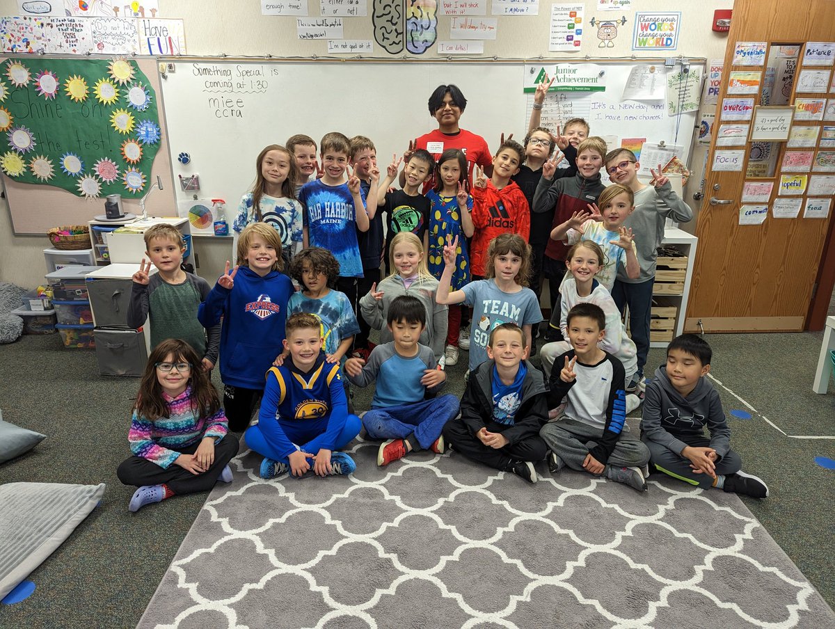 sredwards23's tweet photo. Hanging out today with Keith, a senior at @FishersHighSch2 on their day of service. He read aloud, worked in a small group, and played games with students. SO FUN!!! @HRErockets https://t.co/iYfX64rR5k