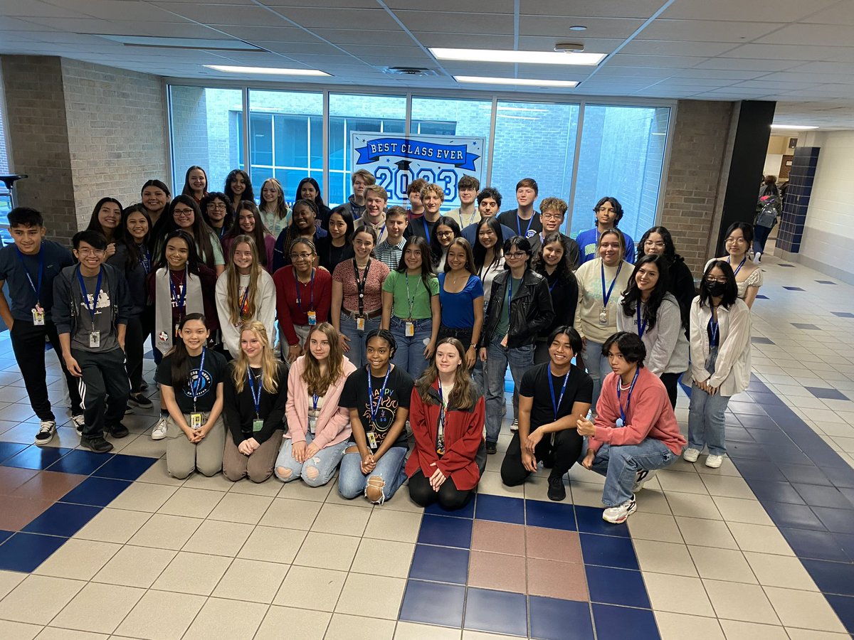 🎉🎉Congratulations to our 51 Cy Creek Cougars who will be earning their Associate Degree from Lone Star College as they finish up their senior year in high school! 💙 #collegeacademy #hardworkpaysoff #bringingoutthebest #collegegrad @cycreekhs @CougarProd1