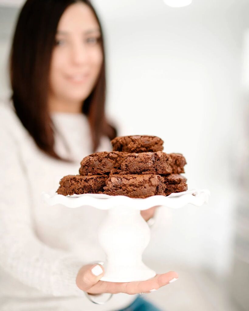 Many new faces around here thanks to my brownies 🙋🏻‍♀️

I'm Melissa (Persnickety Plates) &amp; I love sharing recipes.

Despite what my IG feed might make you think, I do share a lot of savory recipes as well. 

Actually, I'm pretty well known for slow cooke… instagr.am/p/CrmfHoZs4Nj/