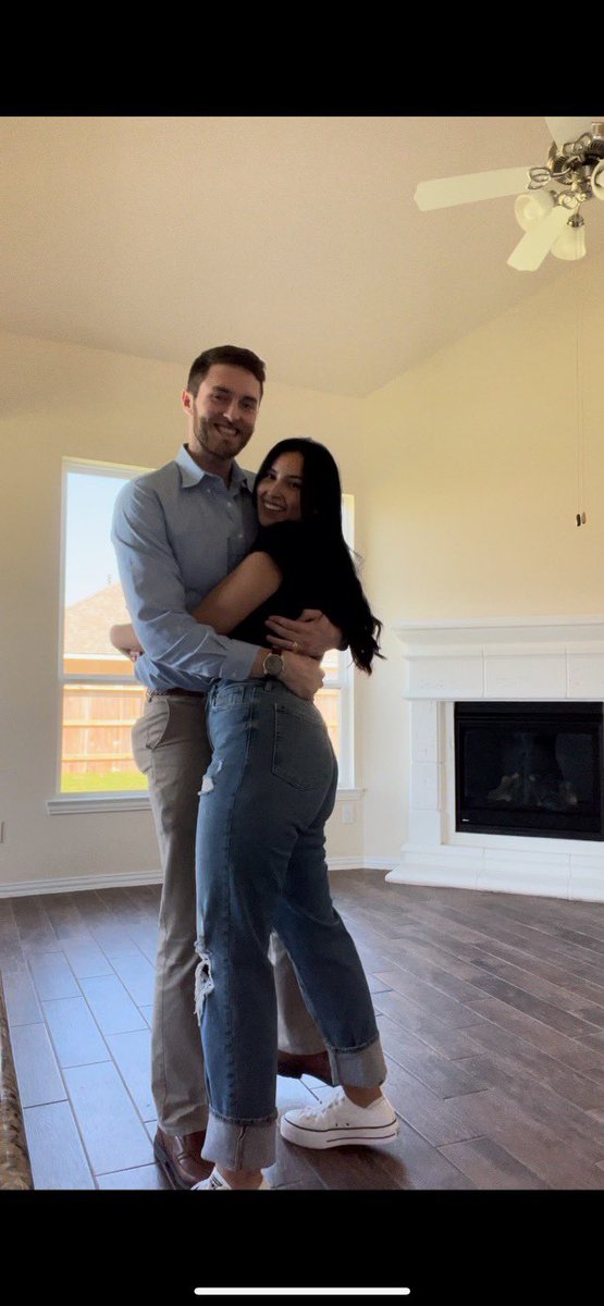 BigHigbee's tweet photo. Today, Sarah and I finally closed on our own little slice of the world 🏡 https://t.co/X5sPBaMM51