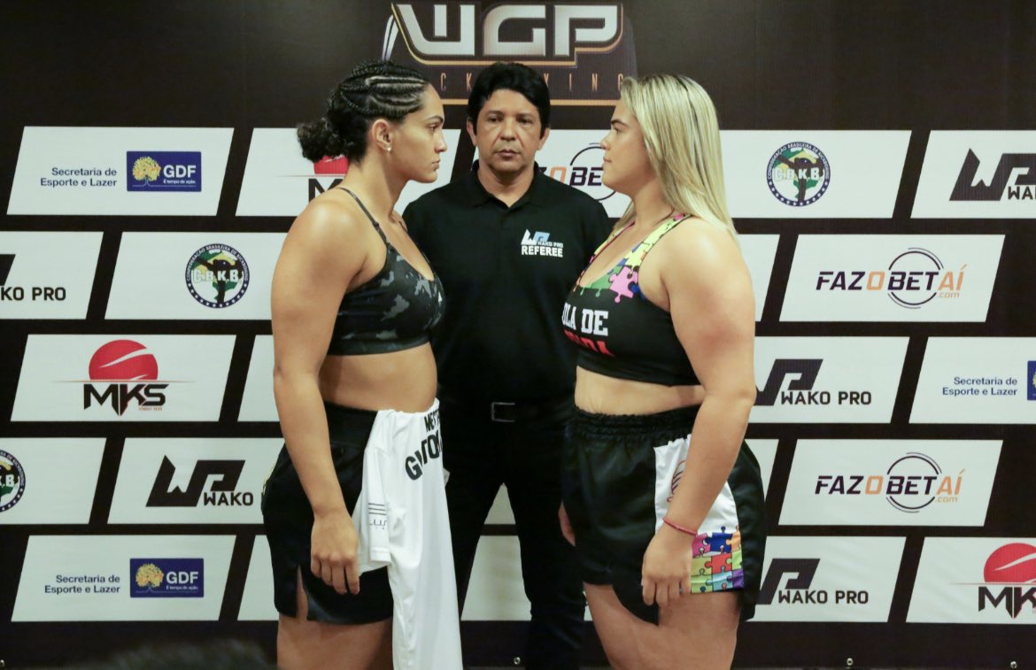 damadeferromma's tweet photo. No #wgp69, o co-main event da noite esta confirmado entre Barbara Nepomuceno. Ex-campeã dos Super-Médios feminino do evento vai encarar Bianca Carvalho, que chega empurrada pela força da torcida local e vai em busca de sua segunda vitória no evento. https://t.co/gnZi38ouSF