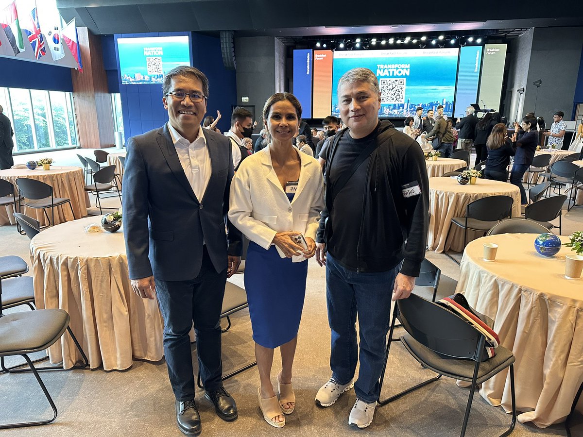 ferdiecabiling's tweet photo. THE ONE WHO made a way for the #Run50 to be on the @ABSCBNNews in September 2015, @DYANCASTILLEJO. I appreciate your disposition as a Kingdom person. On behalf the organizers across the country, Thank you.

Thanks Dr @ricebroocks for connecting us. 

 [in photo @juliusfabregas] https://t.co/z3fzjKtcjx