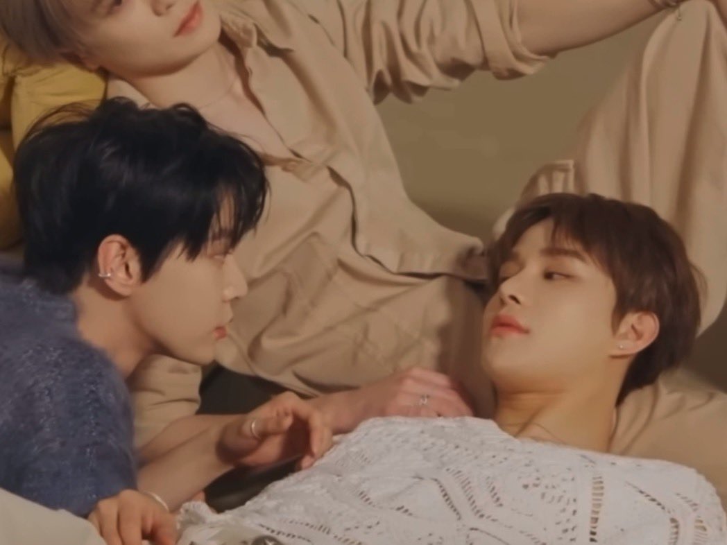 여어 그림 좋은데
시비걸고싶어
불순한 마음이
들게
해