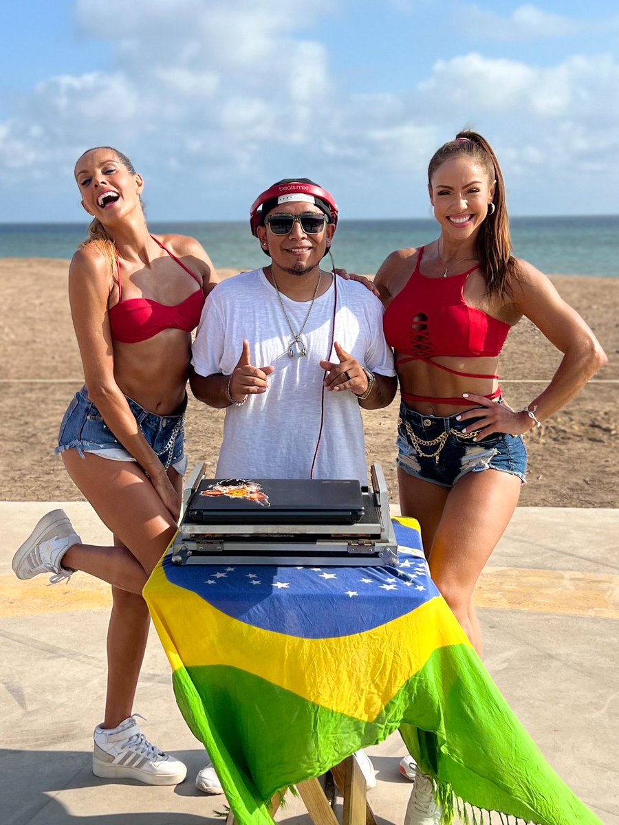 PalomaFiuza_1's tweet photo. ¡Todo está quedando listo para nuestro reencuentro! ¡Estoy demasiado feliz y ansiosa por volver a sentir la adrenalina del Axe nuevamente con @exportobrasildance en Perú! 🔥🎶🕺 #ReencuentroConaxe #FelizDeVolver #AdrenalinaDelAxe #exportobrasilEnPerú #MúsicaEnVivo https://t.co/0J76uLBYaE