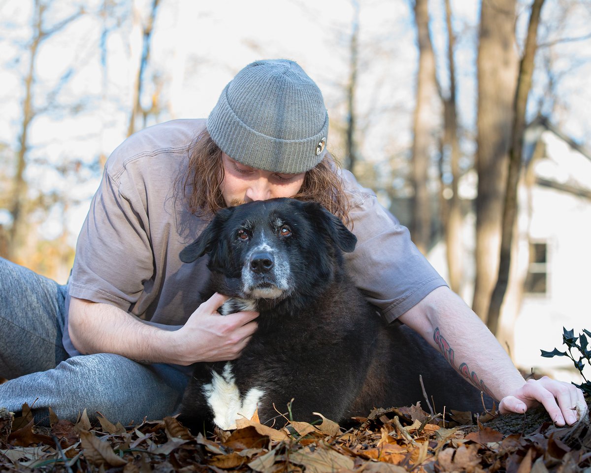soirchick's tweet image. Tomorrow, our boy flies in from Utah to be with us as we release our old girl across the Rainbow Bridge on Sunday. I humbly ask for prayers and good wishes for us; she&apos;s been a part of our family for almost 15 1/2 years, and this will be impossibly difficult. Thank you all.