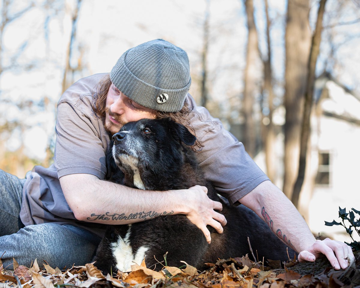 soirchick's tweet image. Tomorrow, our boy flies in from Utah to be with us as we release our old girl across the Rainbow Bridge on Sunday. I humbly ask for prayers and good wishes for us; she&apos;s been a part of our family for almost 15 1/2 years, and this will be impossibly difficult. Thank you all.