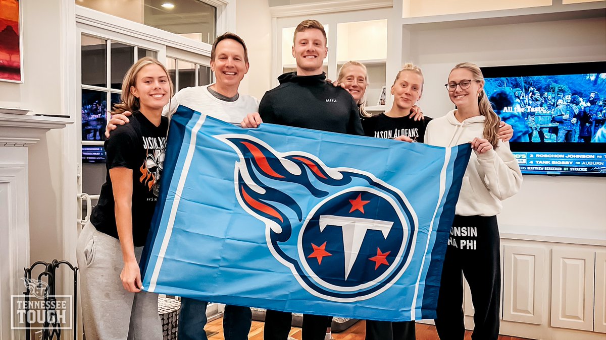 Titans's tweet photo. The Levis family is ready to rep the two-tone blue 💙 https://t.co/NLTR7zv8ny