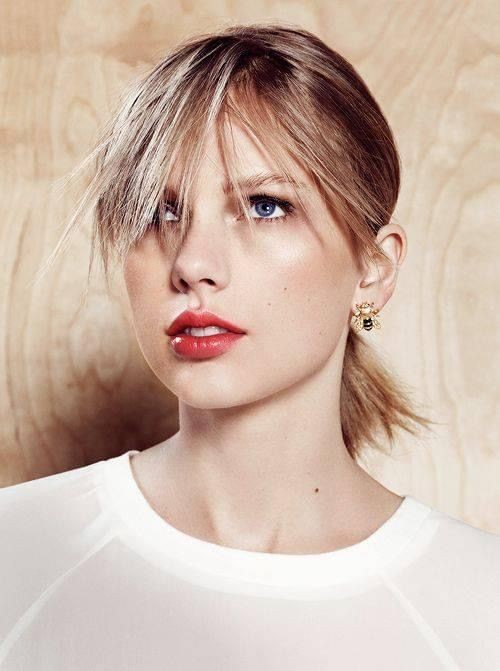 girlatswift's tweet photo. — taylor swift rares: a thread. https://t.co/jHrgRPWeho